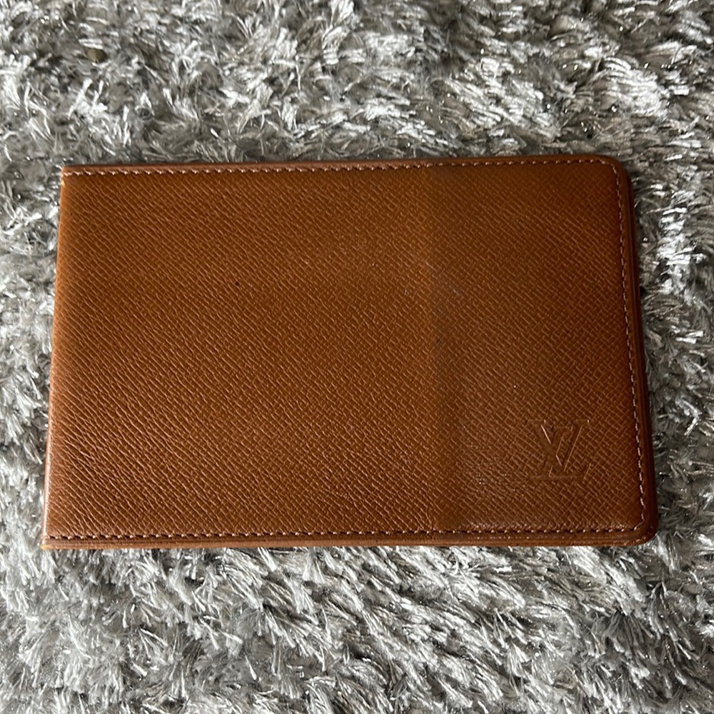 Louis Vuitton Taiga Tresor Etui Papers Id Holder
Kenyan Fawn